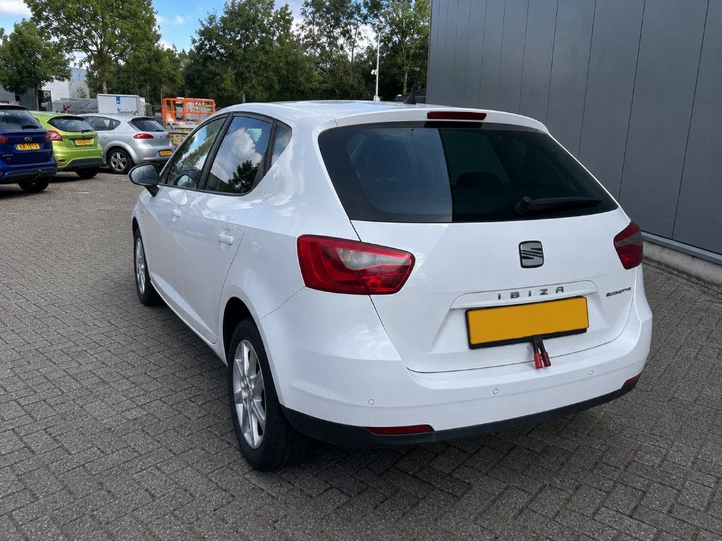 Seat Ibiza 1.2 TSI 77KW ST 2011 Wit, Voorwielaandrijving, 40 €/maand, 4 cilinders, Handgeschakeld