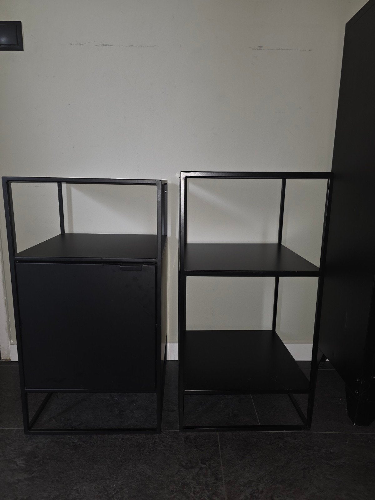 Zwarte metalen kasten met planken en deuren, Ophalen, Minder dan 50 cm, 100 tot 150 cm, Modern industrieel