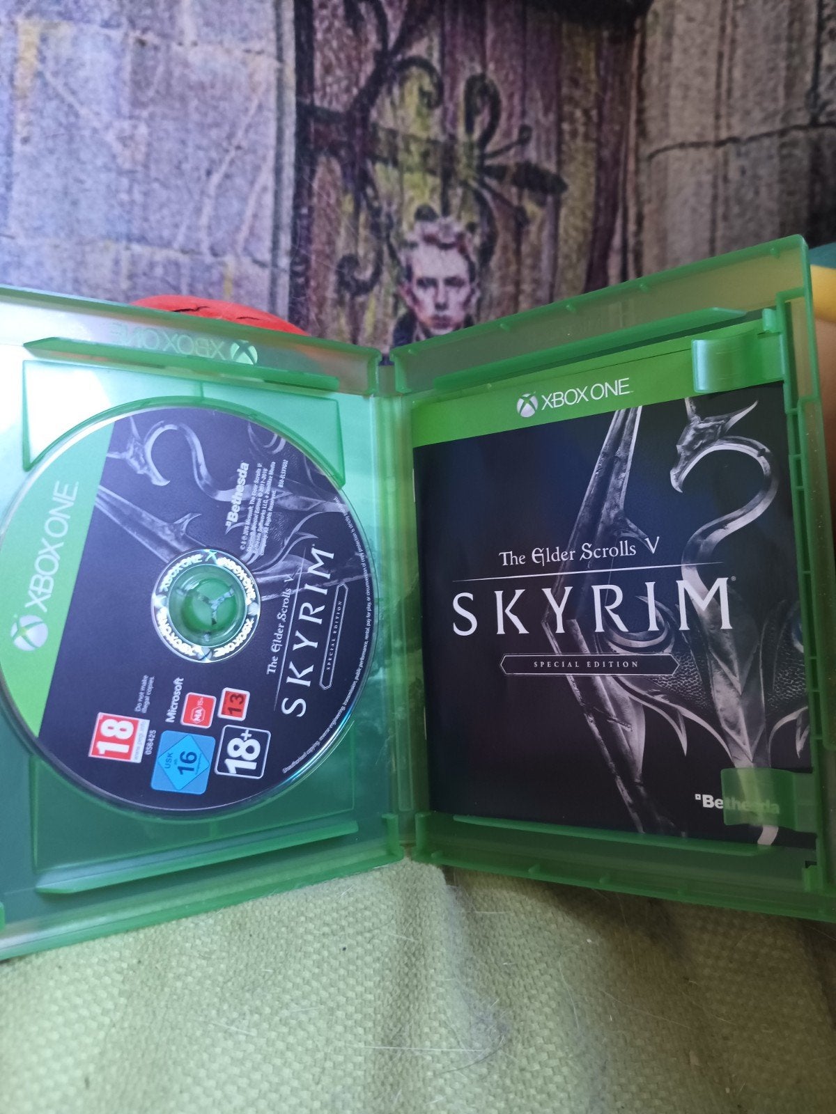 Skyrim Special Edition (Xbox One) met alle DLC + boekje, Ophalen of Verzenden