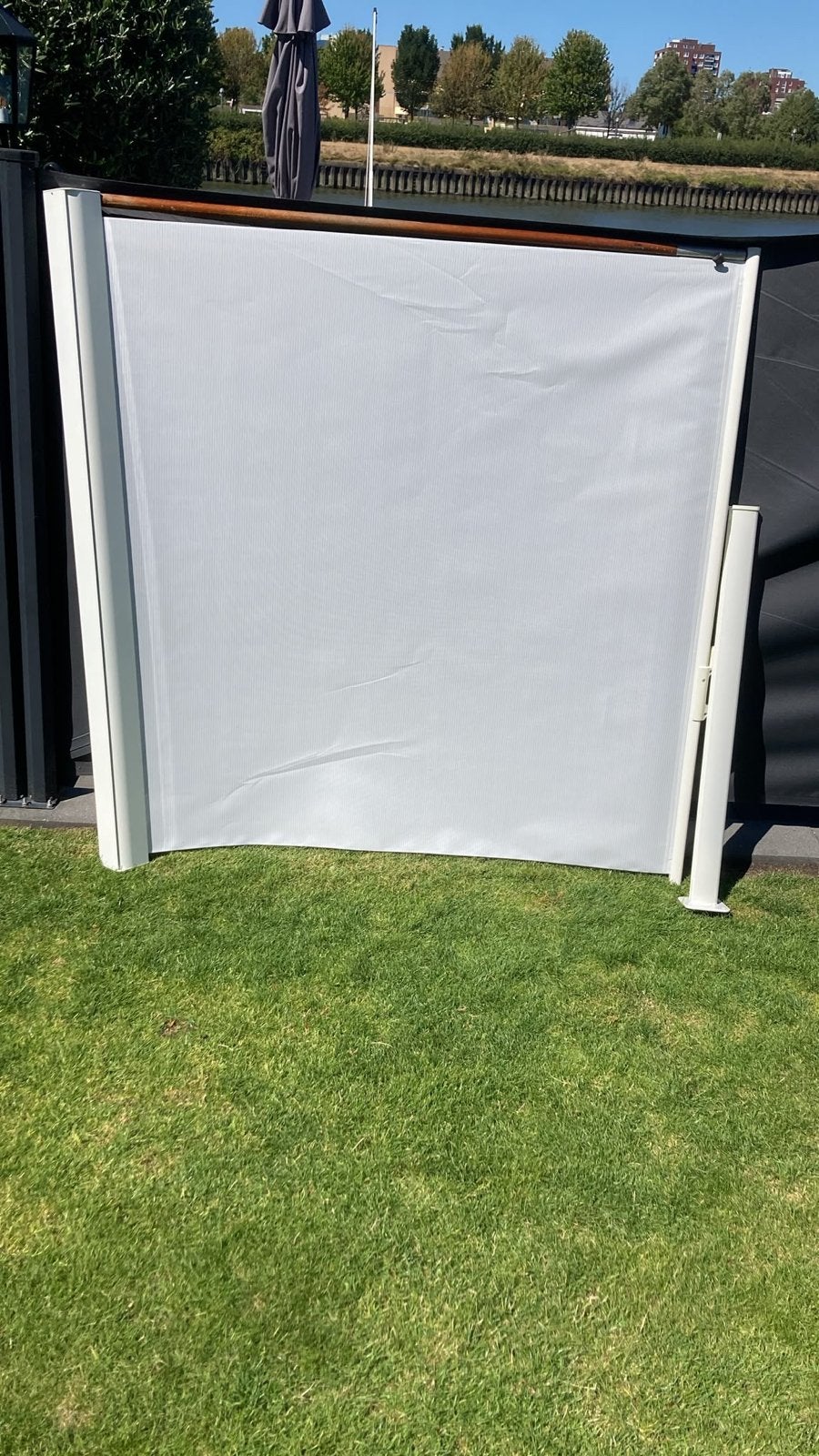 Nieuw wit windscherm 1.60m hoog, 2.25m breed, Caravans en Kamperen, Ophalen, Uittrekbaar, Nieuw