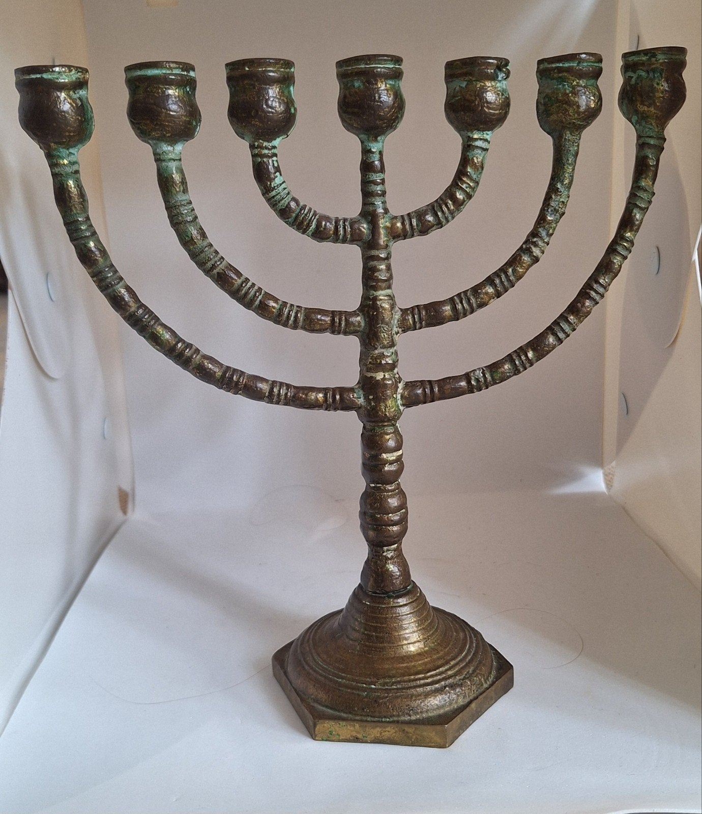 Vintage koperen kandelaar

7-armig - Judaica, Antiek en Kunst, Ophalen of Verzenden, Koper of Brons