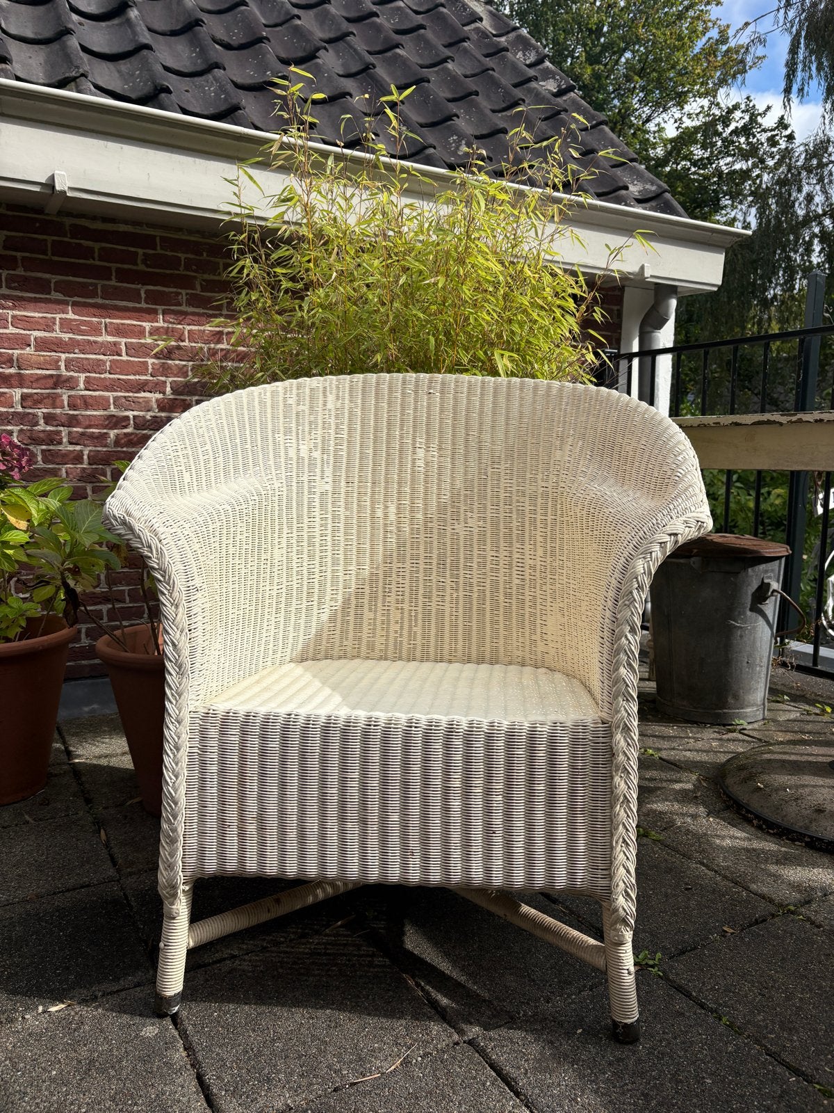 3 Lloyd loom stoelen met tafel, Ophalen of Verzenden