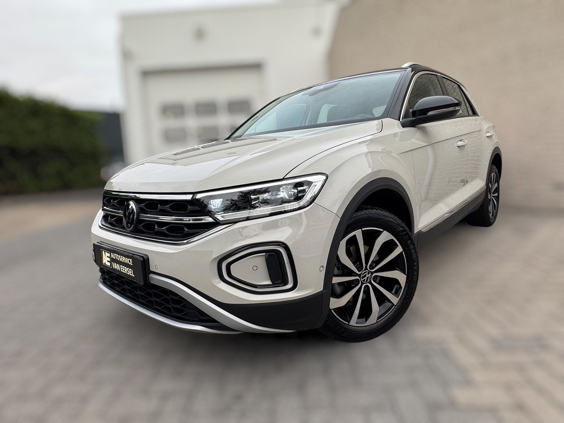Volkswagen T-Roc 1.0 TSI Style IQ-Light / Ascot Grey / Carpl, Voorwielaandrijving, Gebruikt, Zwart, Alcantara