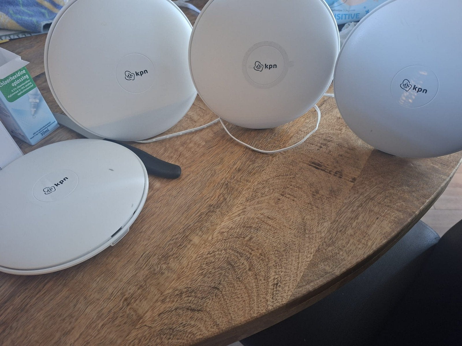 4 stuks KPN SuperWifi punten Mesh - Zo goed als nieuw, Ophalen of Verzenden, Zo goed als nieuw, Router, KPN