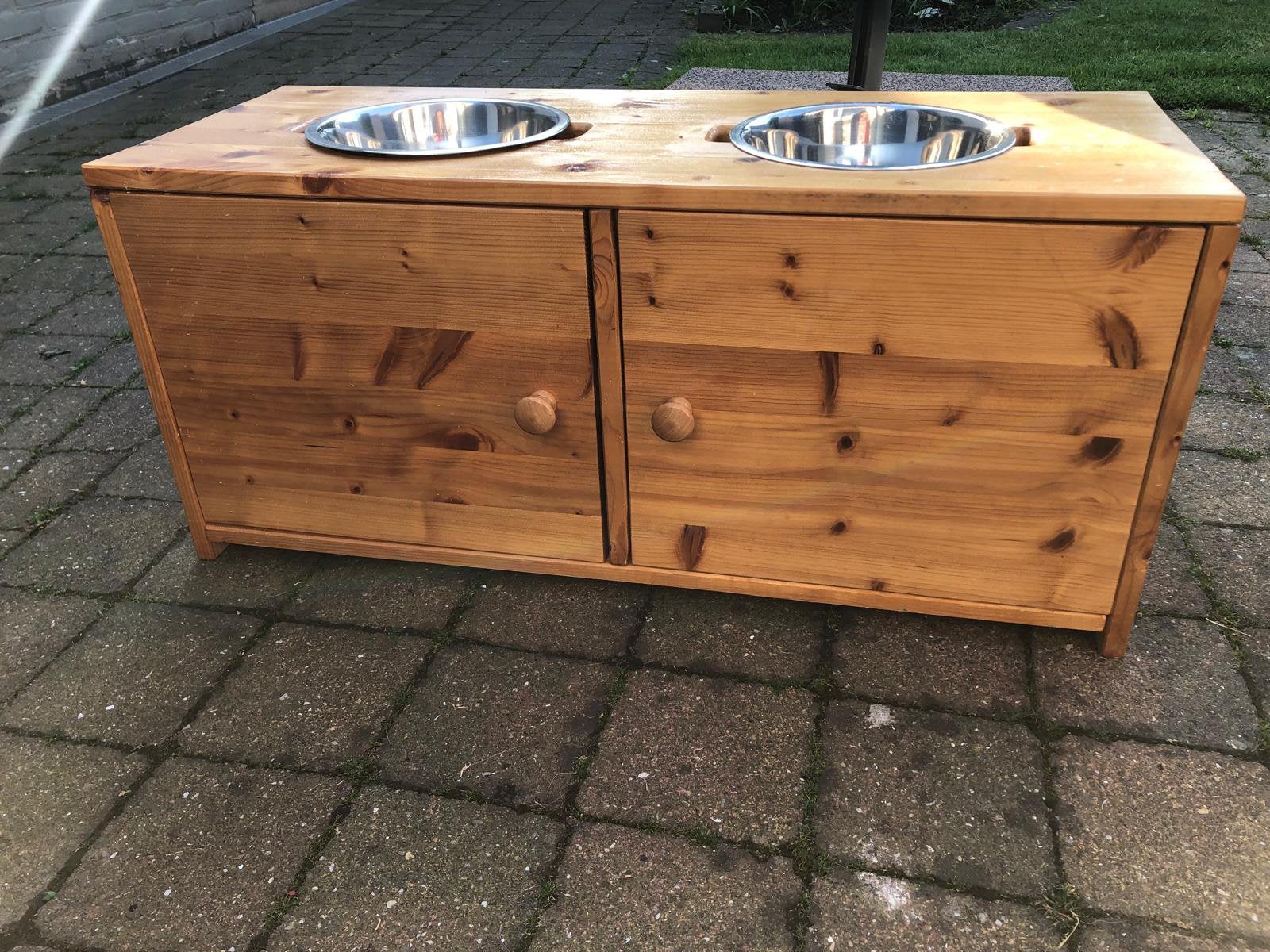 Voerbak hond met kastje, Dieren en Toebehoren, Ophalen, Gebruikt