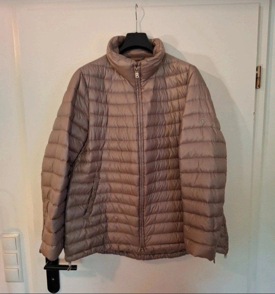 Bogner donsjas maat 44 (L) zo goed als nieuw, Kleding | Dames, Beige, Ophalen of Verzenden, Zo goed als nieuw, Maat 42/44 (L)