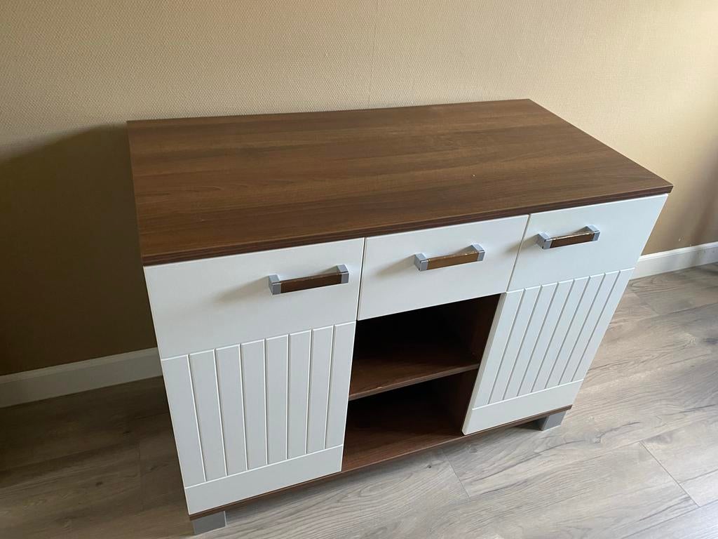 Commode babykamer - Wit met houtaccenten, Huis en Inrichting, Kasten | Dressoirs, Ophalen, Zo goed als nieuw
