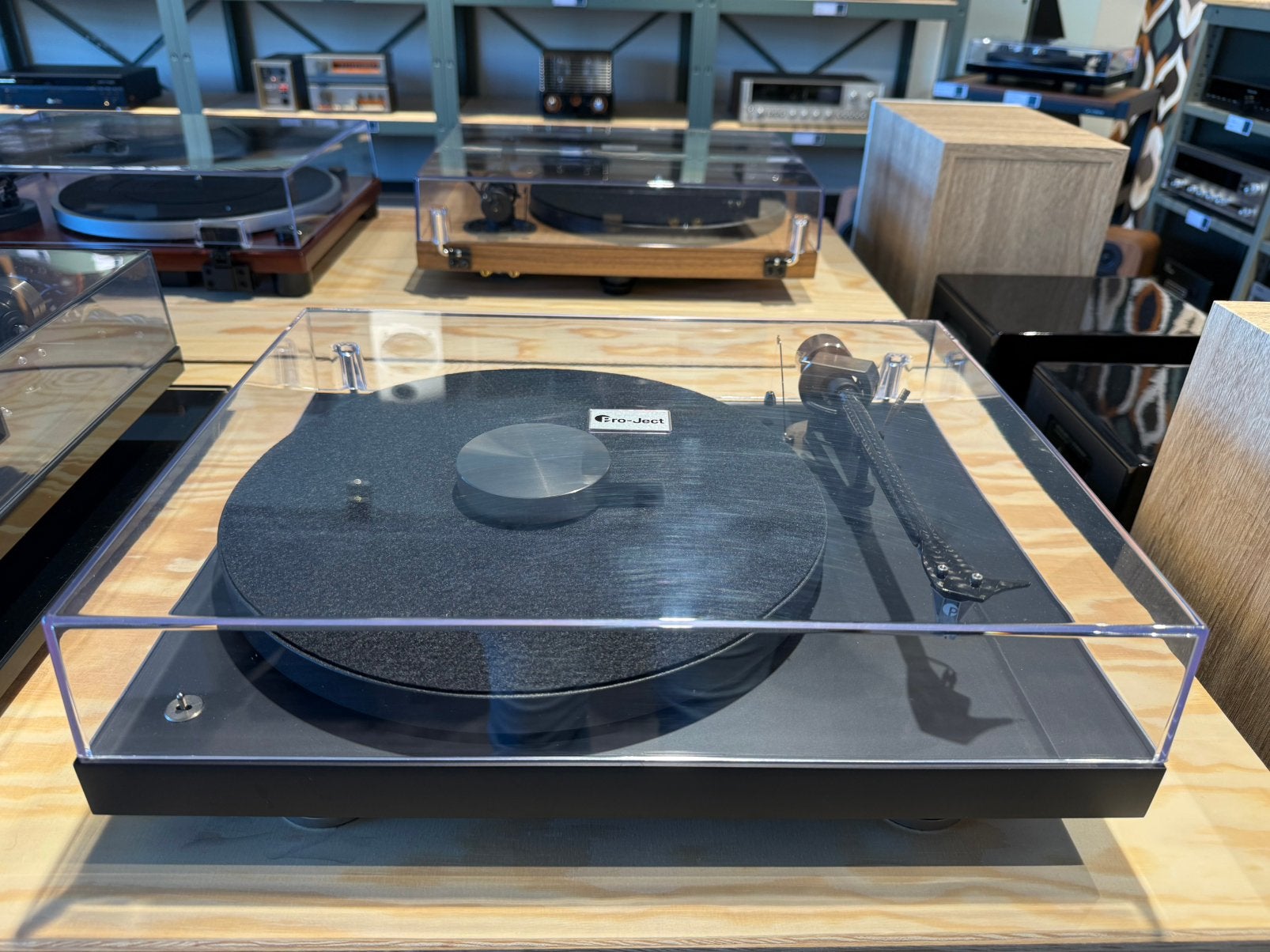 Project Debut Pro, nieuwstaat, klinkt zeer goed, garantie, Audio, Tv en Foto, Platenspelers, Contact@vintageaudiobreda.nl, Zo goed als nieuw