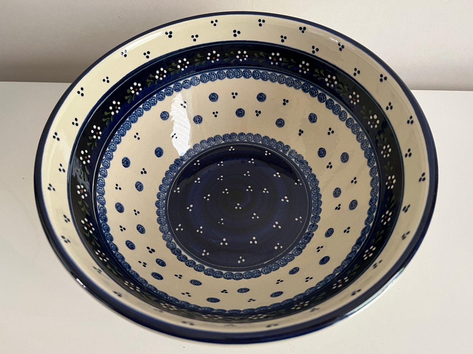 Vintage XL Bunzlau Castle Fruit Schaal Wit Aardewerk Ø31, Porselein of Keramiek, Schaal, Rond, Ophalen of Verzenden