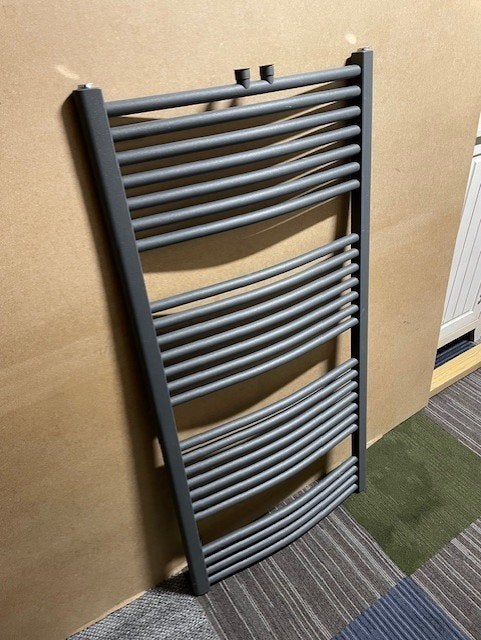 Donkergrijze gebogen radiator 120x60 cm, Ophalen, Radiator, Zo goed als nieuw, 60 tot 150 cm