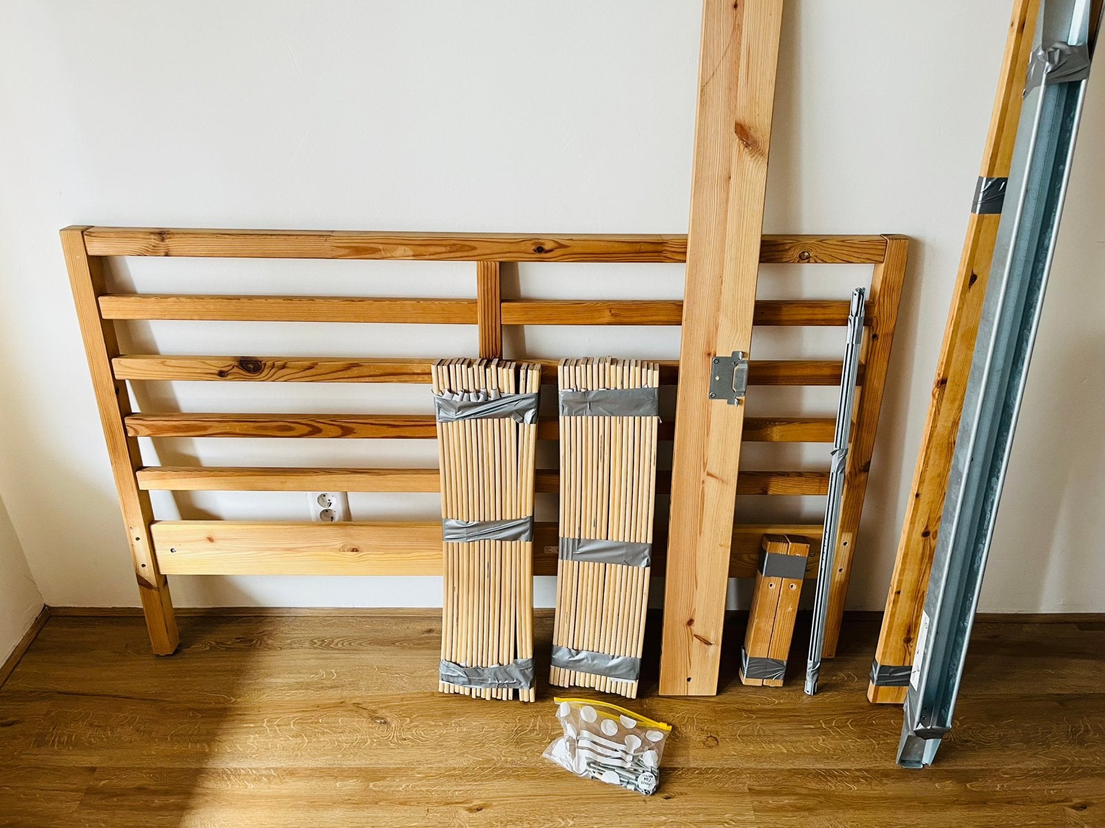 Ikea Tarva 140x200 massief houten, Huis en Inrichting, Slaapkamer | Bedden, Ophalen, Gebruikt, Bruin, 140 cm