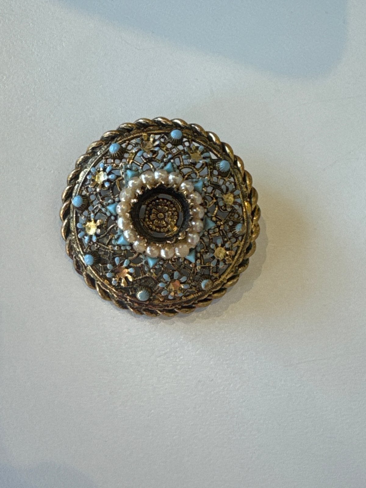 Vintage Filigrain Broche met Blauwe Details, Ophalen, Overige materialen, 4 tot 7 cm, Gebruikt