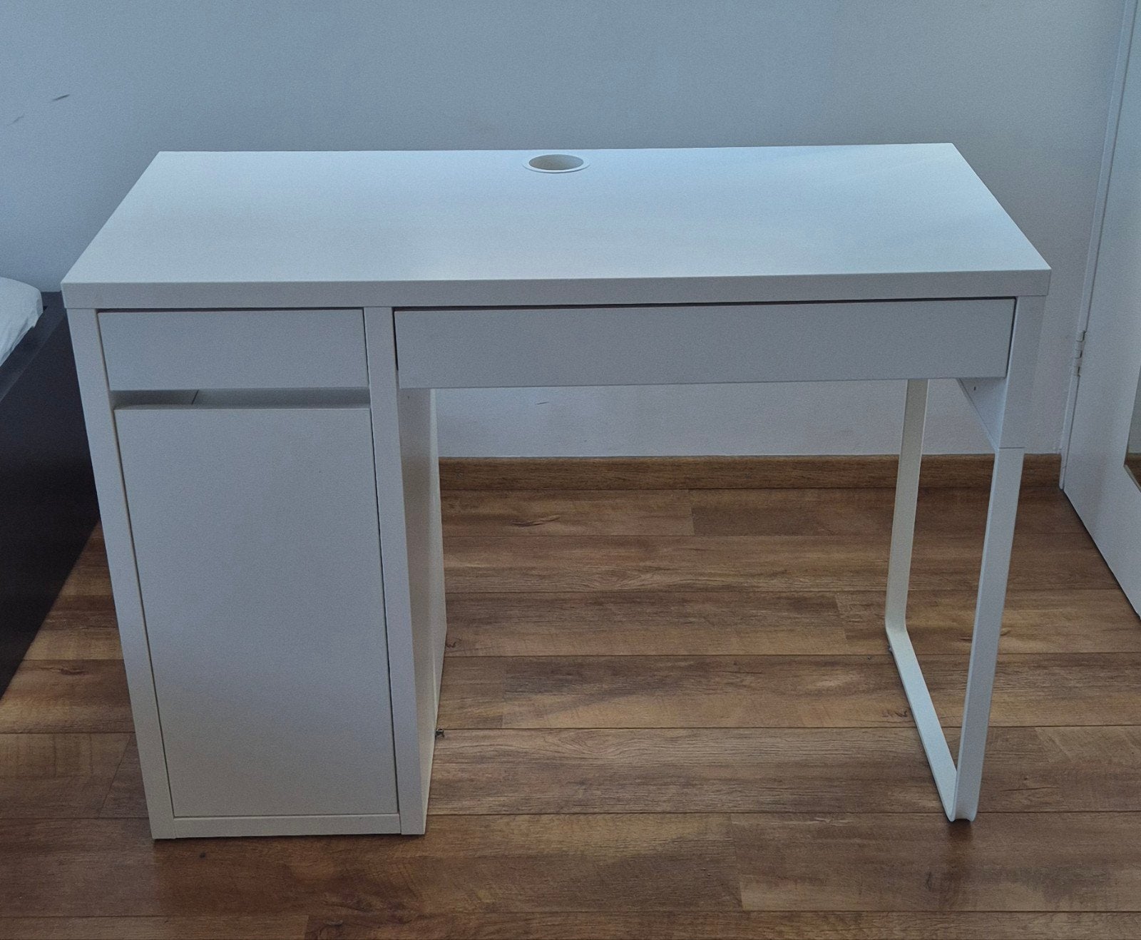 Klein wit (kinder) bureau met opbergruimte en lades, Ophalen, 105 cm, Gebruikt, Kinderbureau