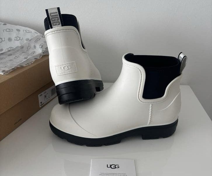 UGG laarzen maat 40 nieuw origineel, Ophalen, Wit, Lage of Enkellaarzen, Nieuw