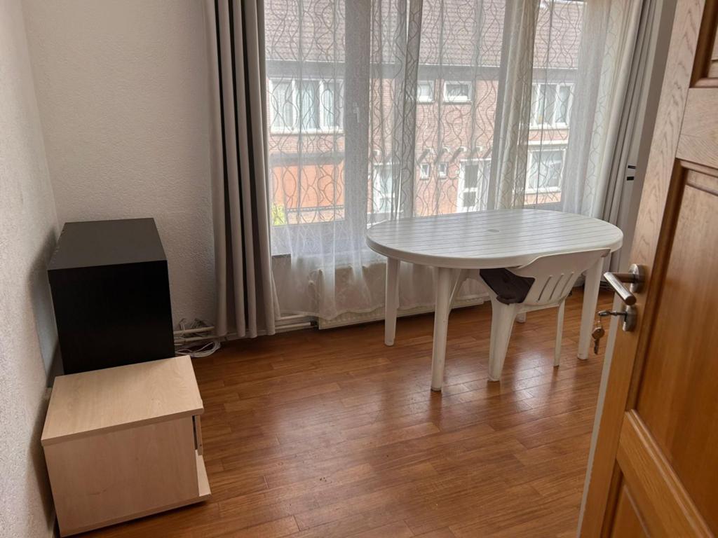 Kamer te huur, Huizen en Kamers