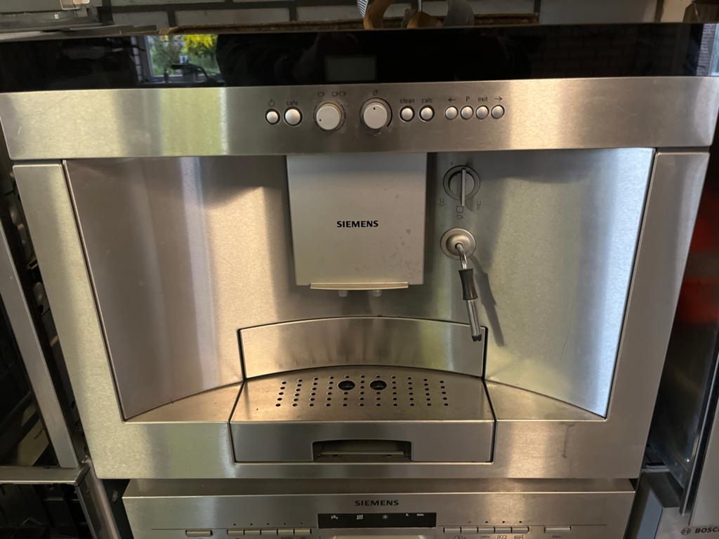 Siemens inbouw koffiemachine - RVS, Witgoed en Apparatuur, Koffiezetapparaten, Ophalen, Afneembaar waterreservoir, Gebruikt, 10 kopjes of meer