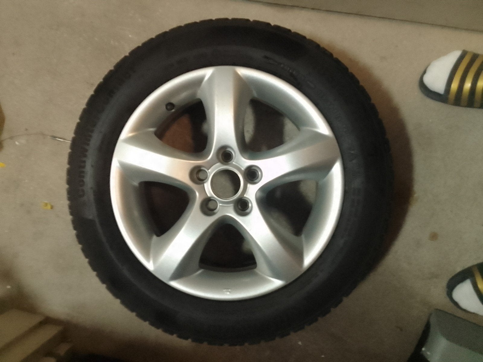 15 inch lichtmetalen velgen met winterbanden Skoda Fabia, Auto diversen, Ophalen of Verzenden