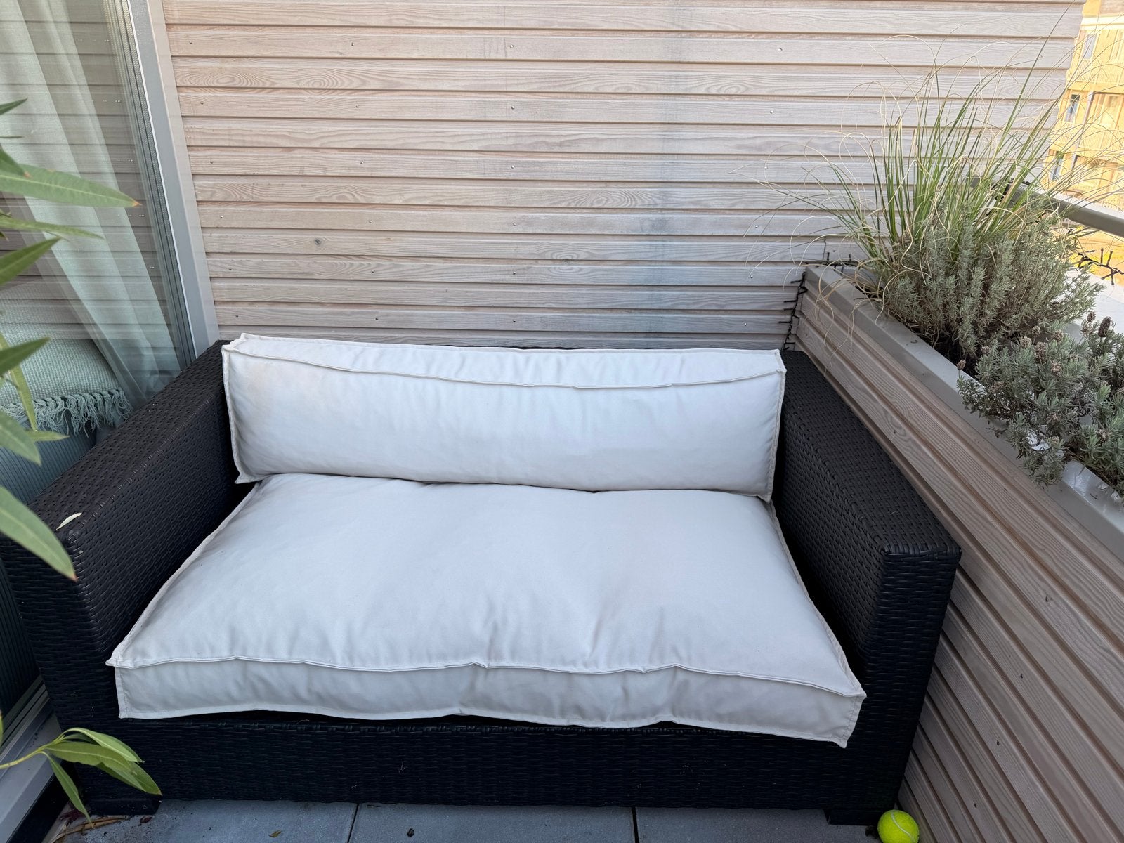 Comfortabele loungeset met op maat gemaakte kussens