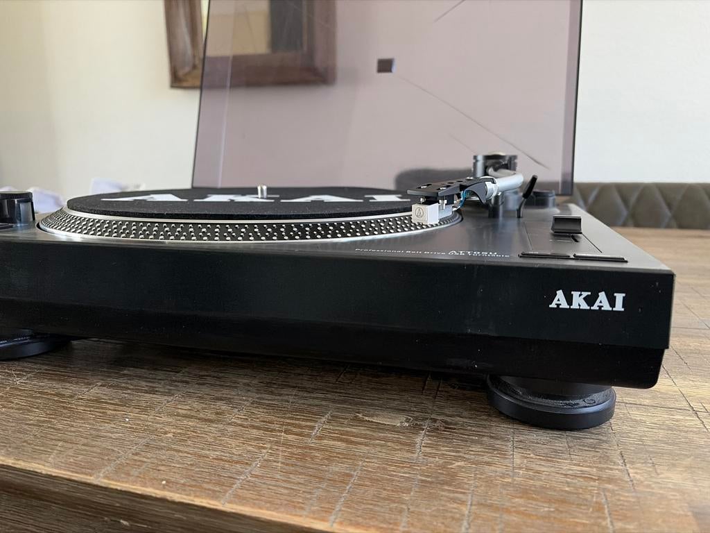 Akai ATT05U platenspeler - Werkt perfect, kap met scheur, Gebruikt, Ophalen of Verzenden, USB-aansluiting, Platenspeler
