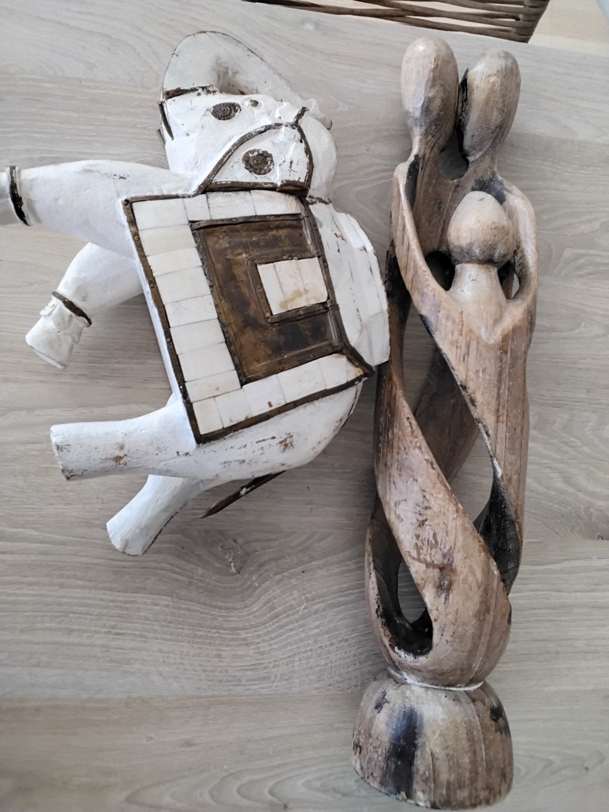 houten beeld+ olifant, Verzamelen, Beelden en Beeldjes, Ophalen of Verzenden, Zo goed als nieuw, Dier