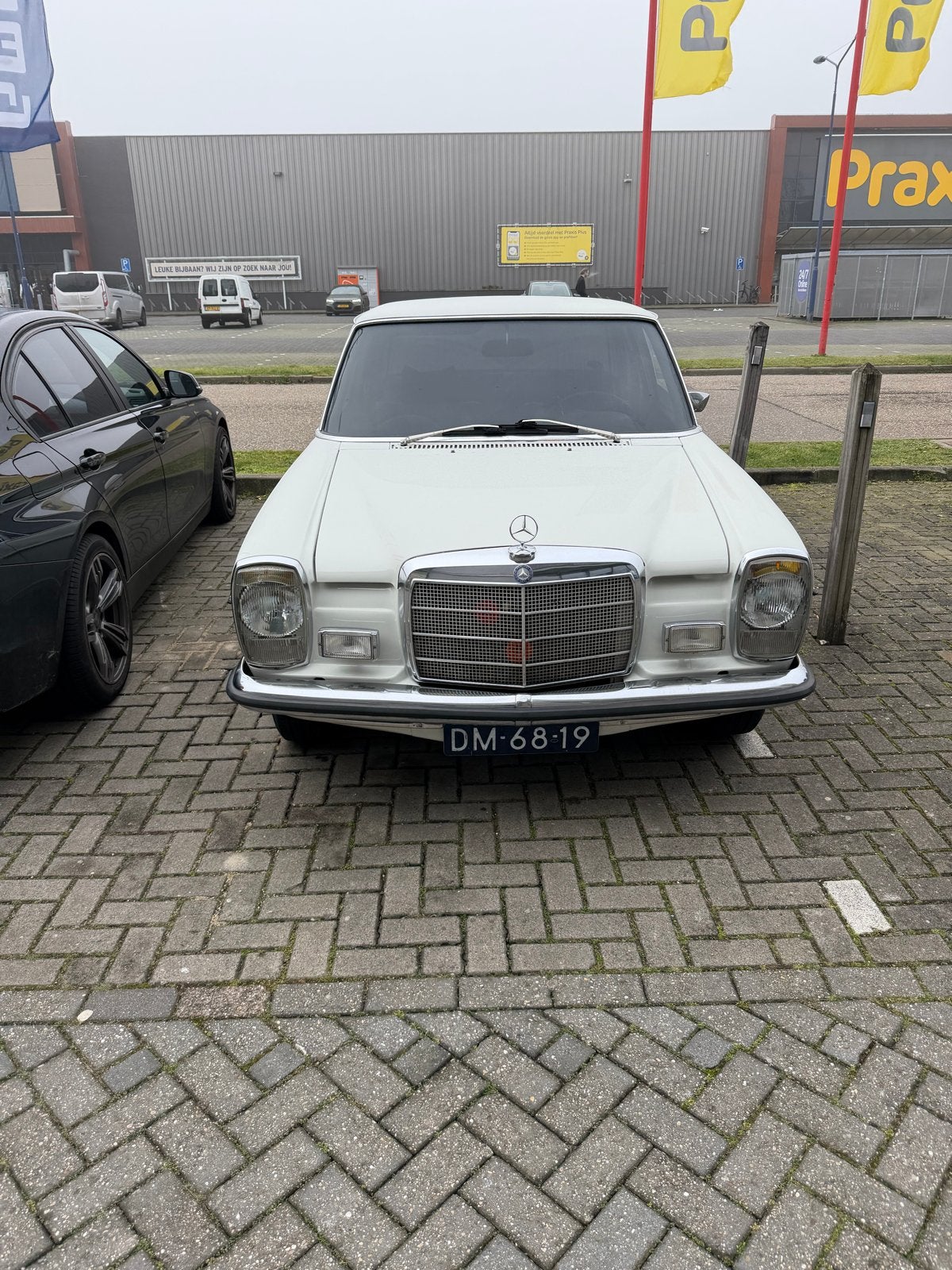 Mercedes 200 Automaat 1968 | W115 | LPG |Milieuzone vrij, Auto's, Automaat, 1328 kg, Zwart, 4 cilinders