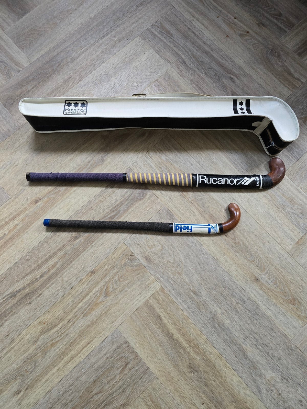 Vintage hockeysticks Rucanor met hoes, Ophalen of Verzenden, Gebruikt, Stick