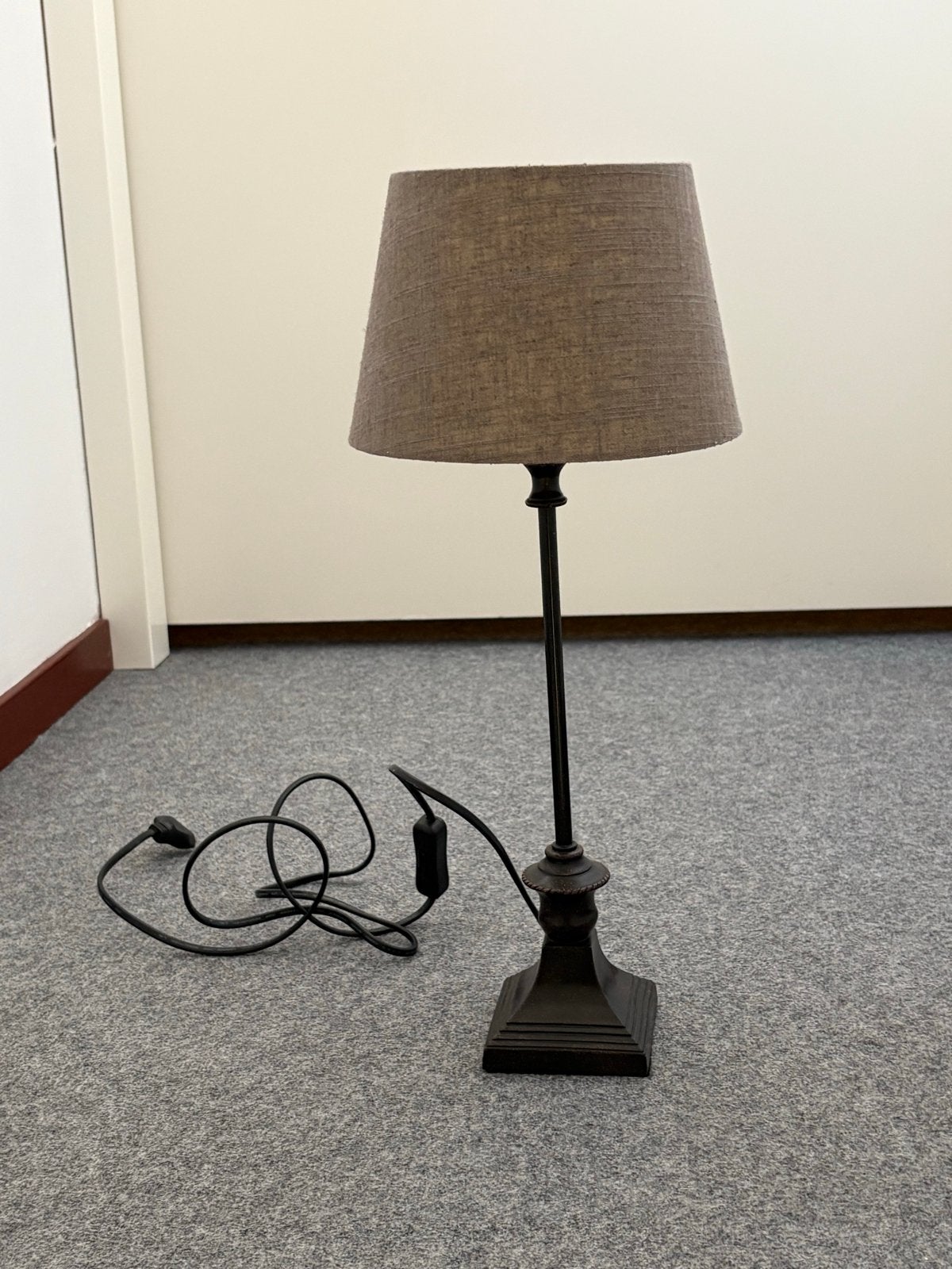 Klassieke tafellamp met stoffen kap, Huis en Inrichting, Ophalen, Met schakelaar, Overige merken, E27 (groot)