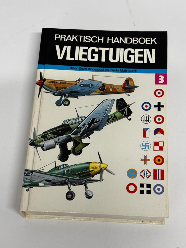 Praktisch handboek vliegtuigen, Ophalen of Verzenden, Tweede Wereldoorlog, Zo goed als nieuw