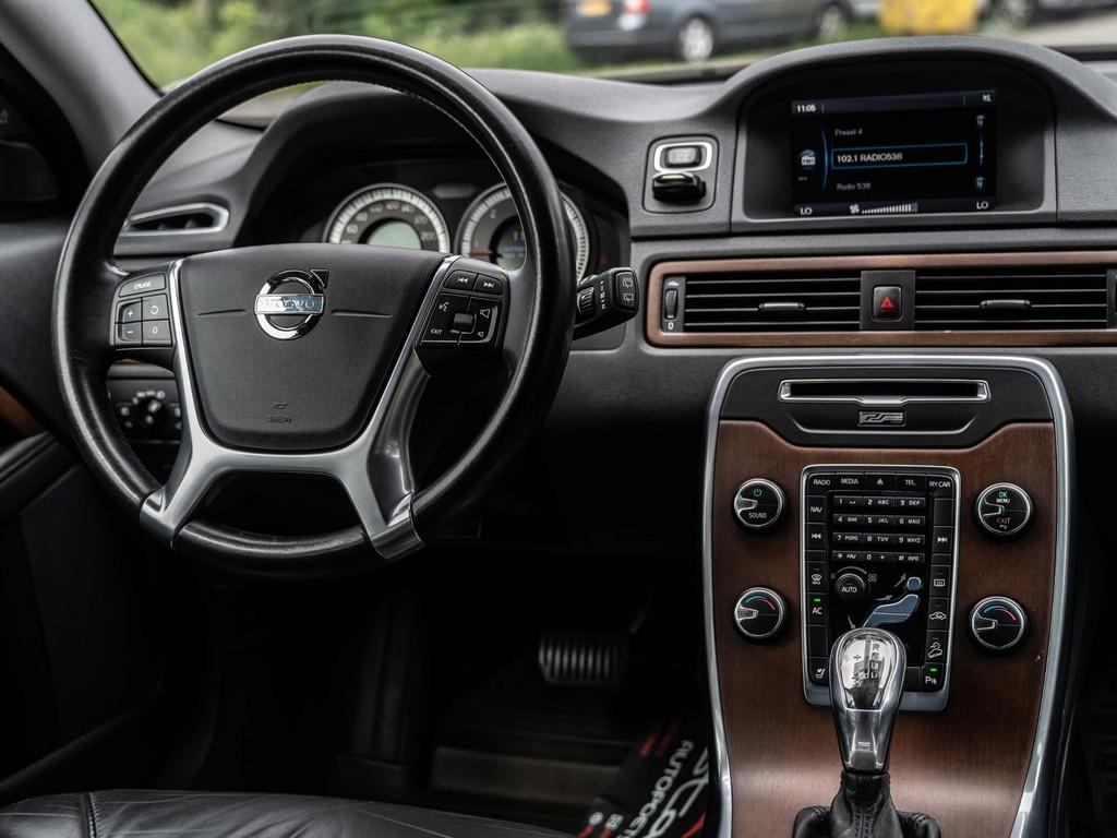 Volvo XC70 2.4 D5 Summum | AUTOMAAT | TREKHAAK | XENON | MEM, Automaat, Euro 5, 15 km/l, Gebruikt