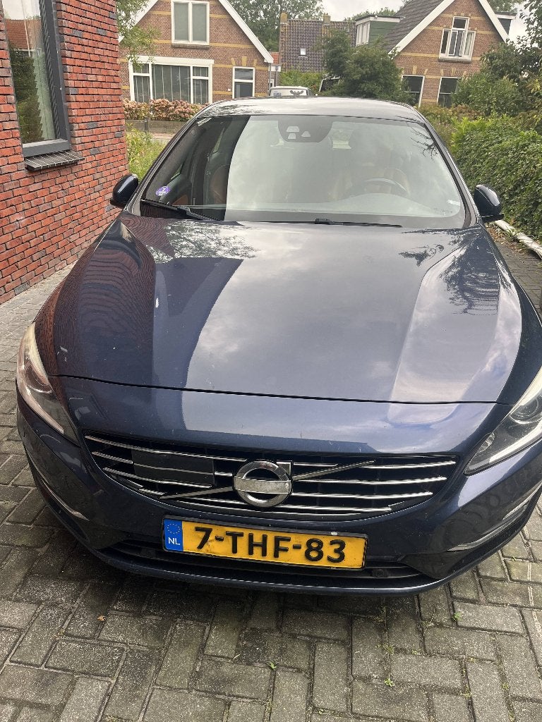 Volvo V60 D6 215pk Plug-in Hybrid 2014 Blauw, Auto's, 1849 kg, 1800 kg, Blauw, Particulier