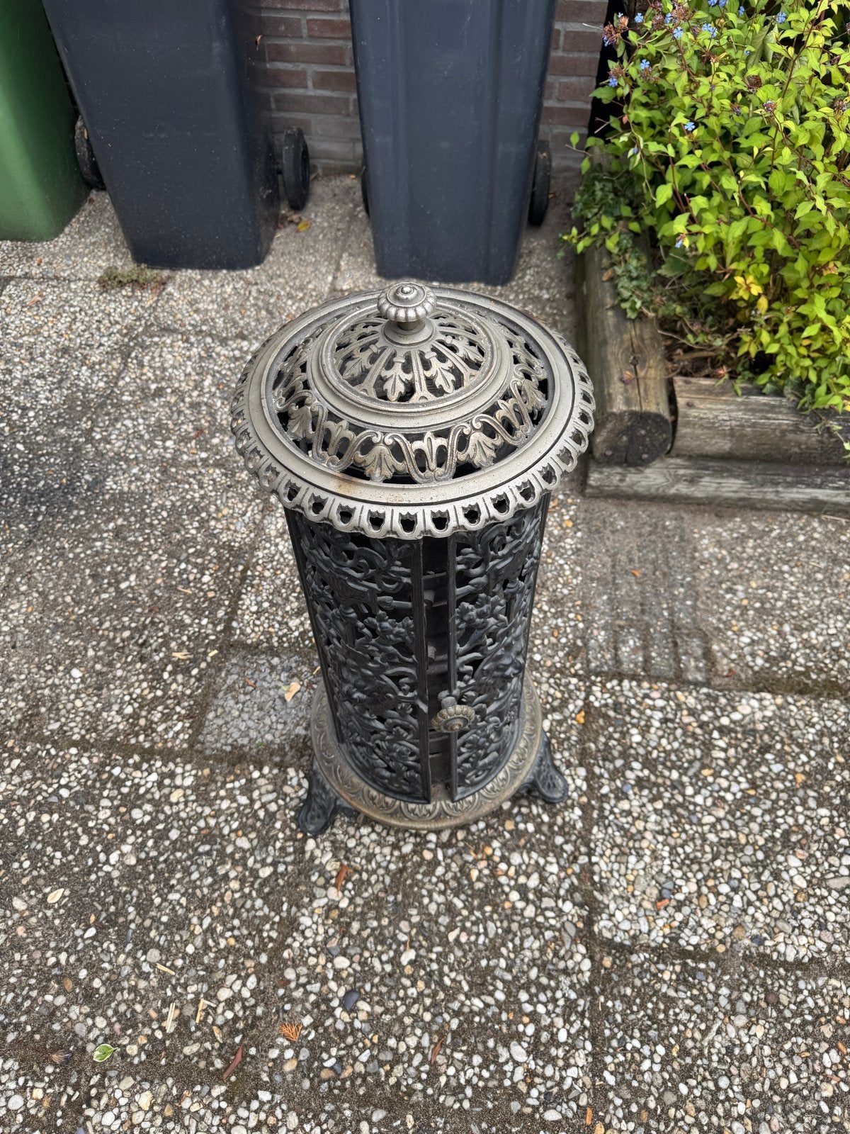 Vintage gietijzeren kachel - Kolenkachel, Huis en Inrichting, Gebruikt, Overige brandstoffen, Ophalen of Verzenden, Vrijstaand