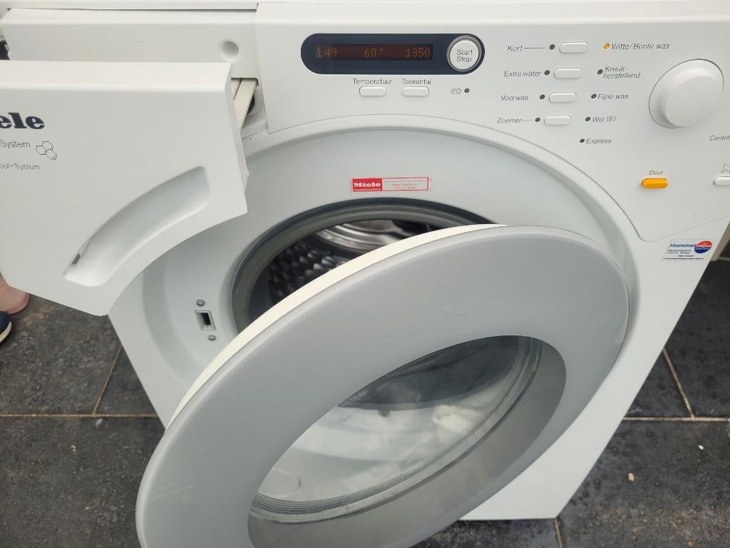 Hele Nette Miele V 1814 Wasmachine 1350 toeren, Minder dan 85 cm, Ophalen of Verzenden, Zo goed als nieuw, Voorlader