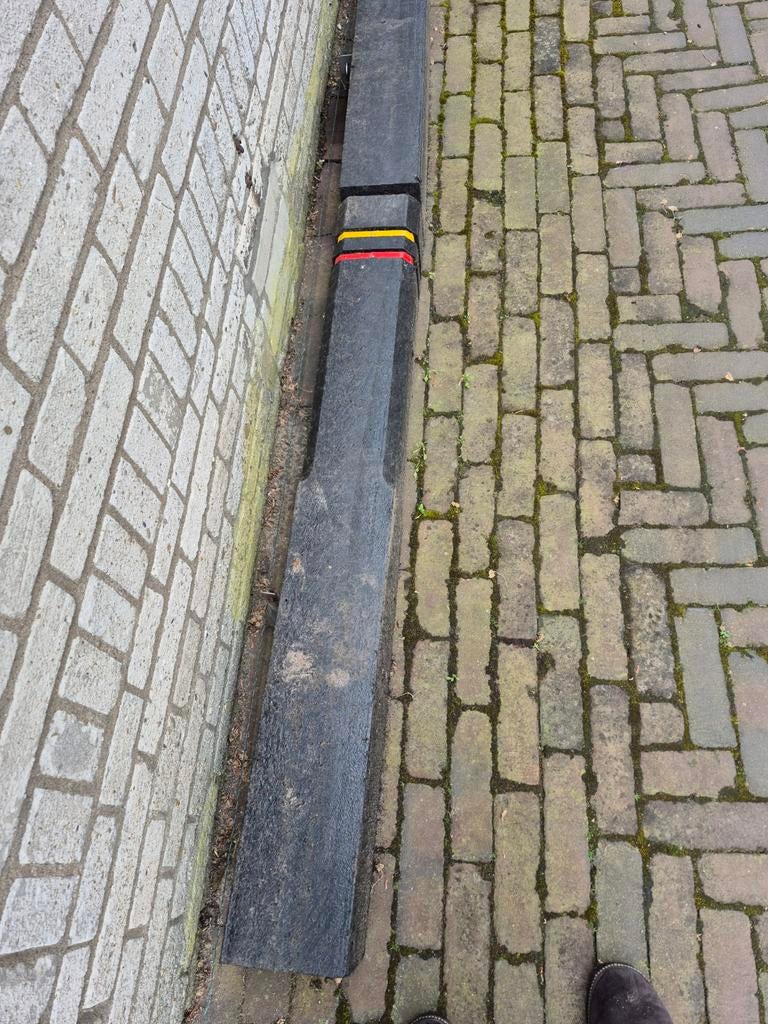 Zwarte kunststof paal/palissade voor tuin of oprit, Ophalen, Kunststof, Gebruikt, 100 tot 200 cm