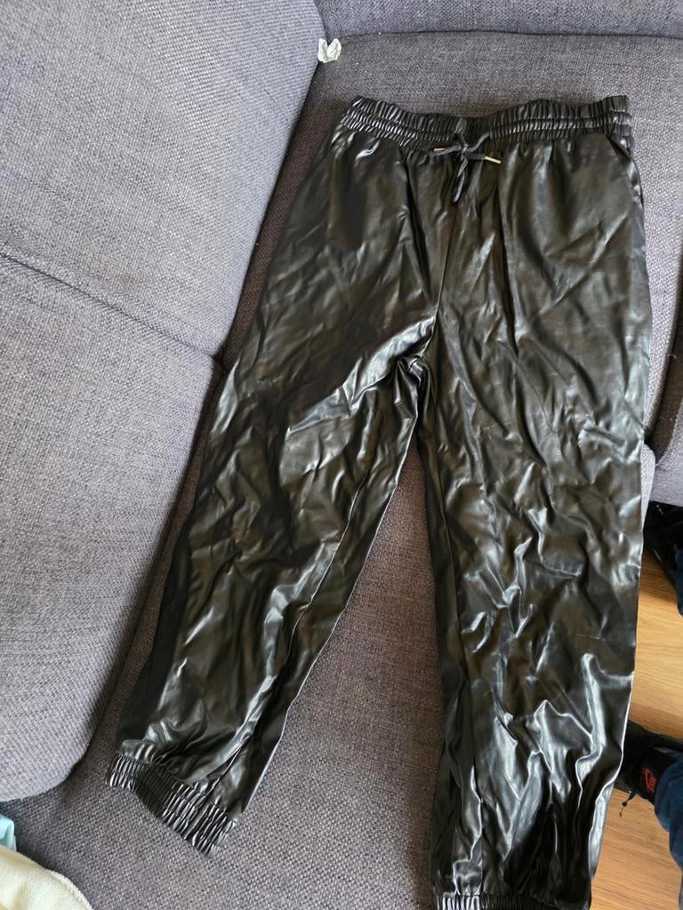 Zwarte leren broek met zakken, Kleding | Dames, Broeken en Pantalons, Ophalen of Verzenden, Zo goed als nieuw, Zwart, Lang