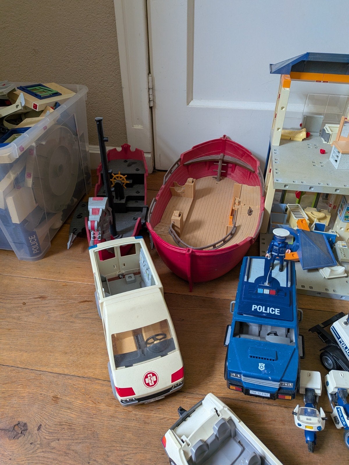 Grote partij playmobil

Grote partij, Ophalen, Gebruikt, Losse onderdelen