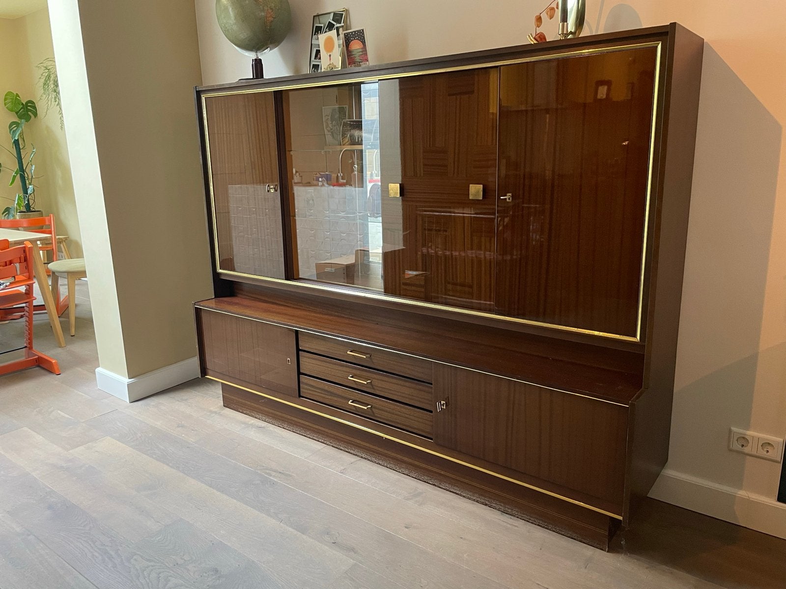 Vintage / Mid Century / Antieke highboard kast met vitrine, Ophalen