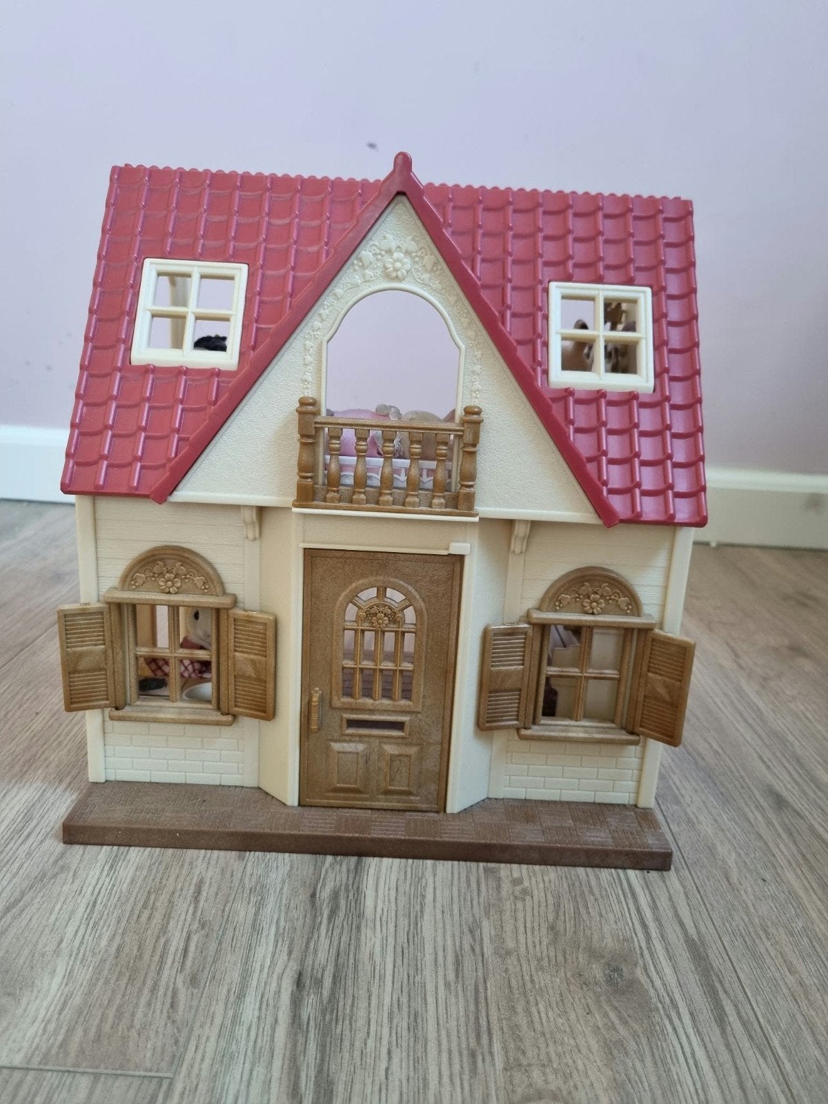 Sylvanian Families Huis met Meubels en Familie, Ophalen of Verzenden, Zo goed als nieuw, Poppenhuis