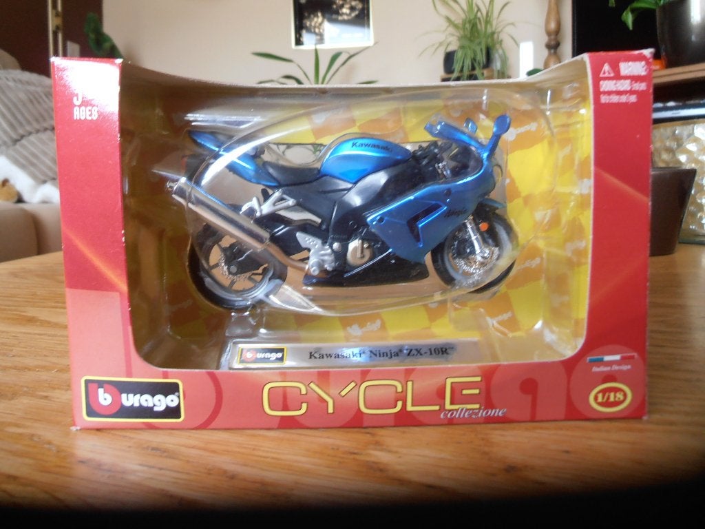 Bburago cycle motoren, Ophalen, Zo goed als nieuw, Motoren