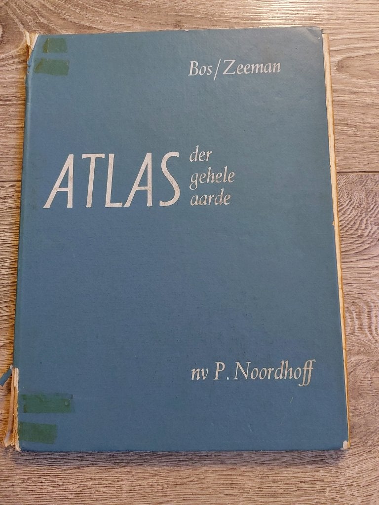 Brocante: Atlas der gehele aarde. 1966, Ophalen of Verzenden, Gelezen