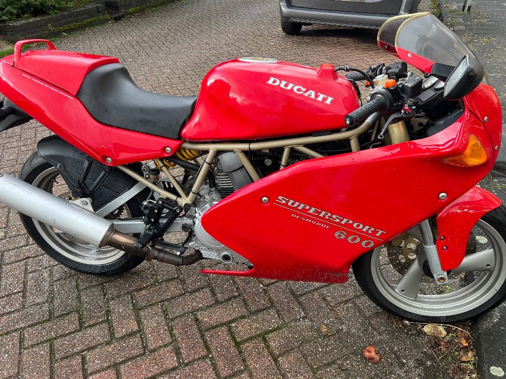Ducati ss600, 2 cilinders, Occasion, Super Sport, Particulier
