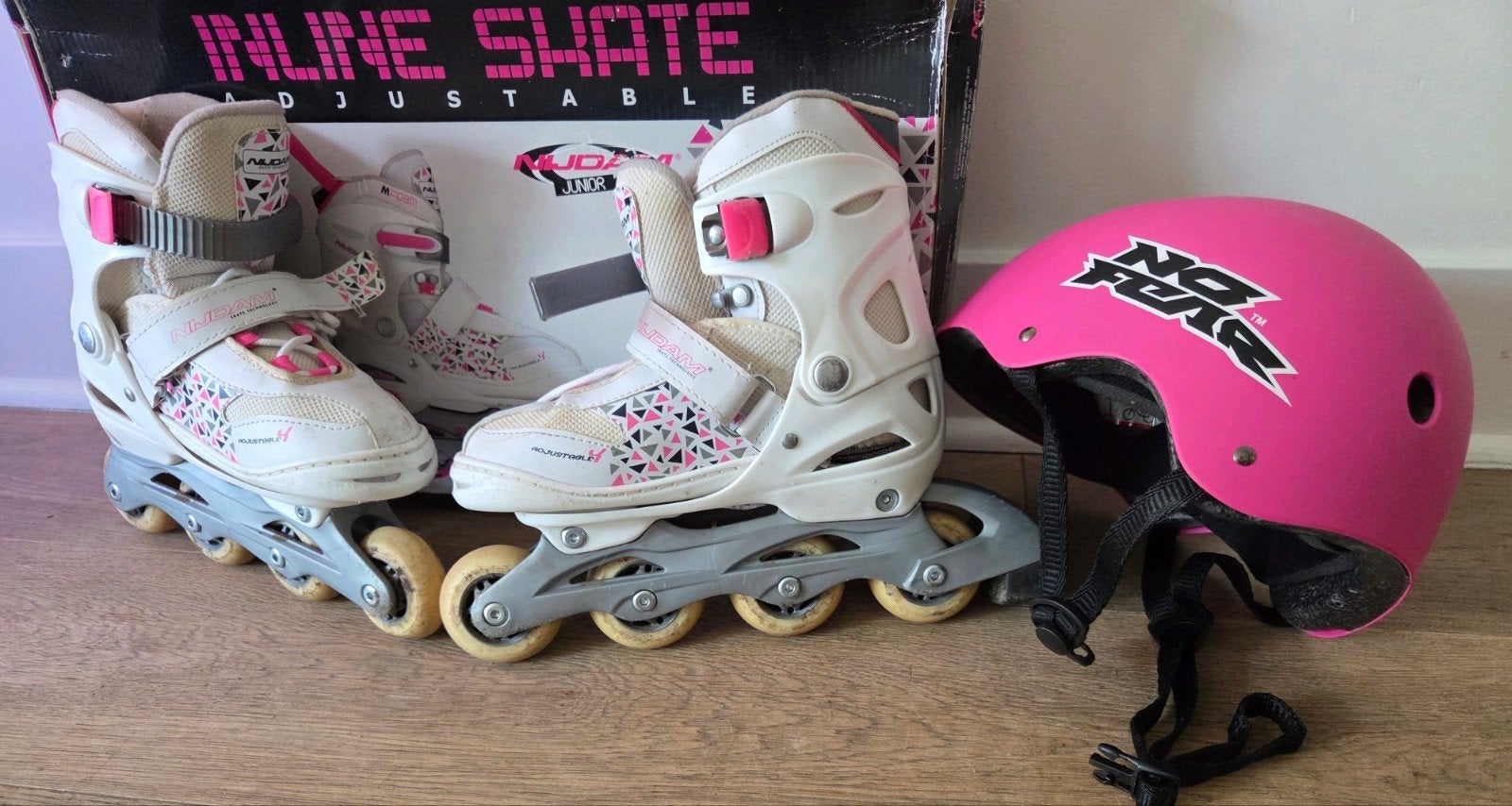 Skeelers - Nijdam inline skates - Maat 34-37 +  helm, Sport en Fitness, Skeelers, Kinderen, Ophalen, Overige merken, Verstelbaar