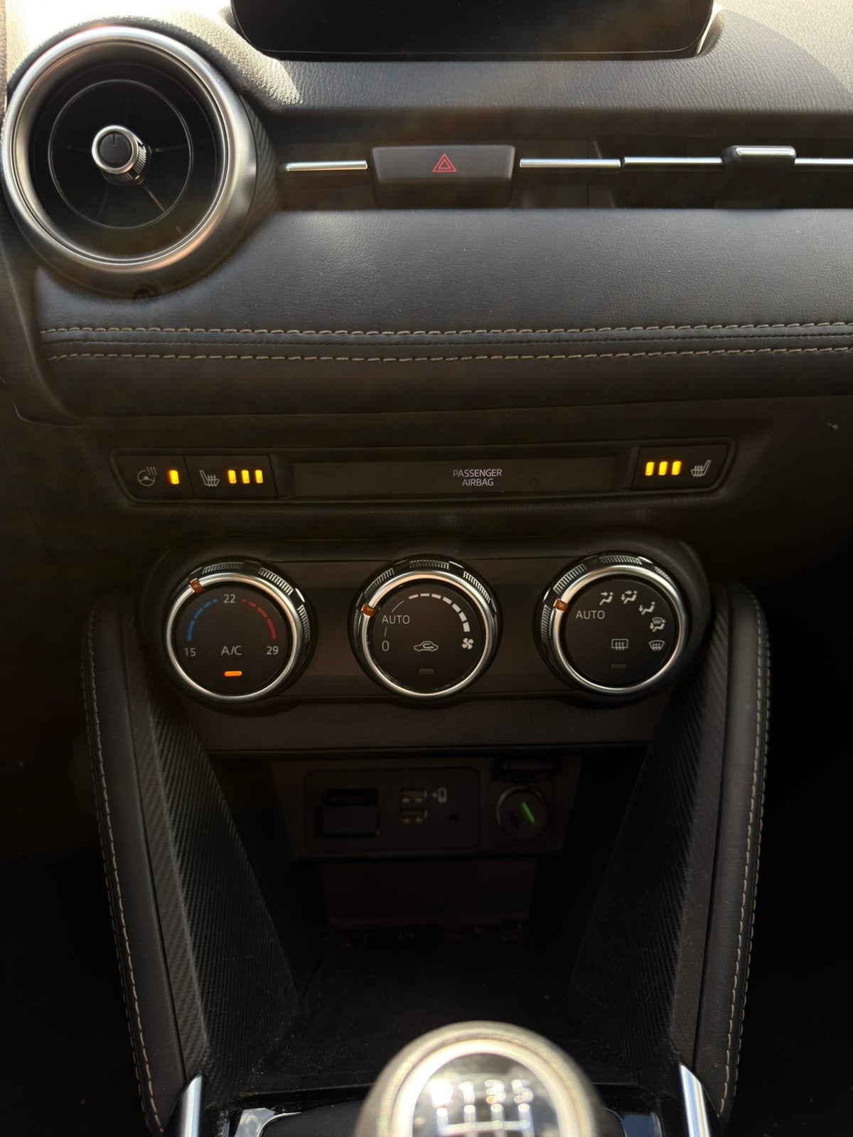 Foto 12 van Mazda 2 1.5 Skyactiv-G Luxury (Modeljaar 2022) – Topstaat