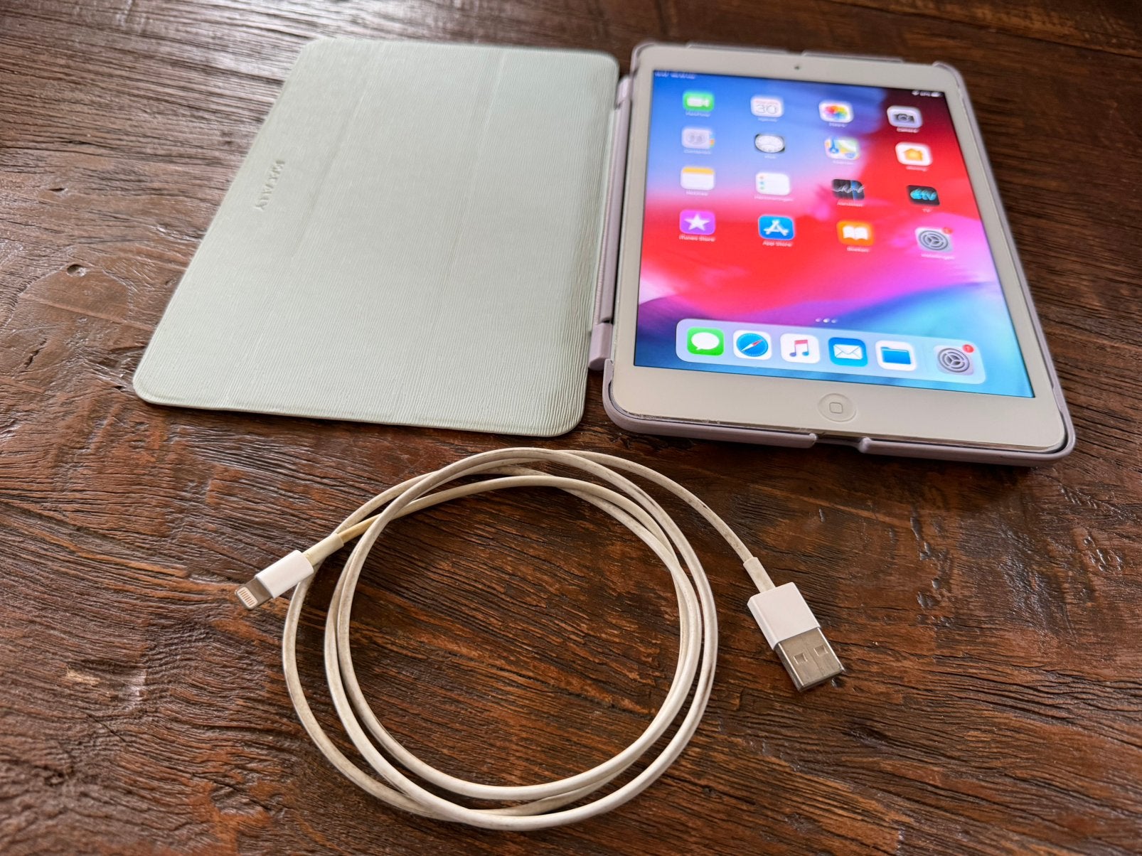 Apple iPad Mini 2 32GB Wi-Fi met hoesje en laadkabel, Computers en Software, 32 GB, Wit, 8 inch, Ophalen of Verzenden