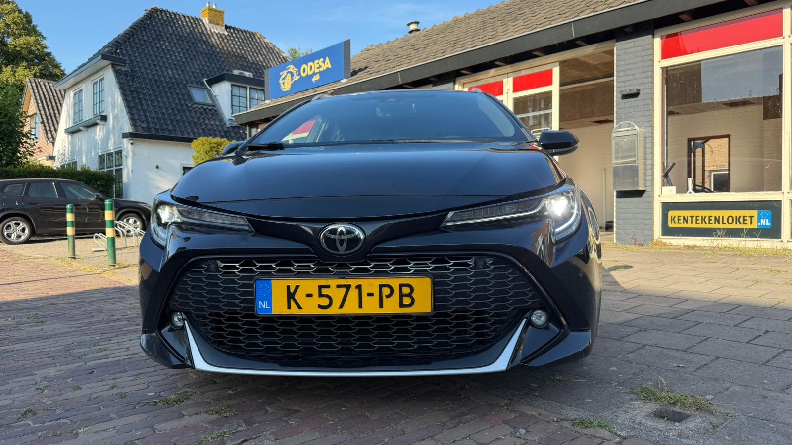 TOYOTA COROLLA TOURING SPORTS 1.8 HYBRID GR-SPORT | FULL OPT, 1345 kg, 450 kg, Leder en Stof, Zwart