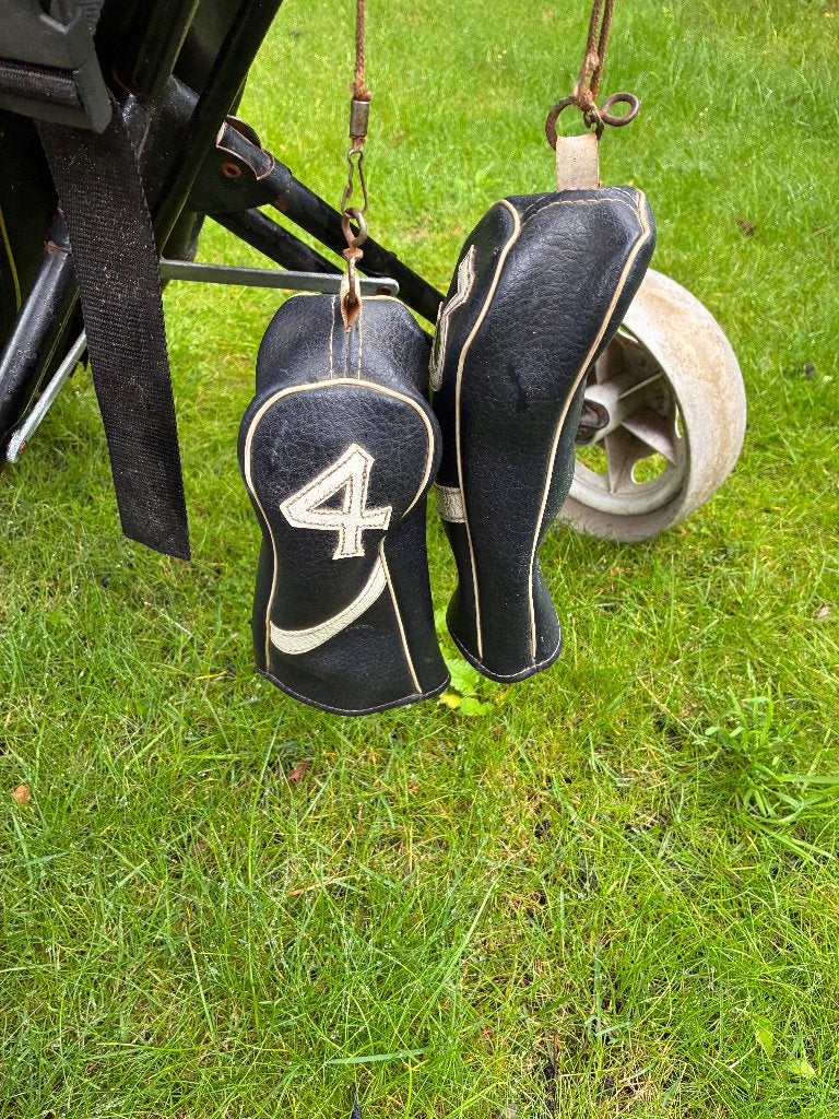 Foto 9 van antieke golfclubs