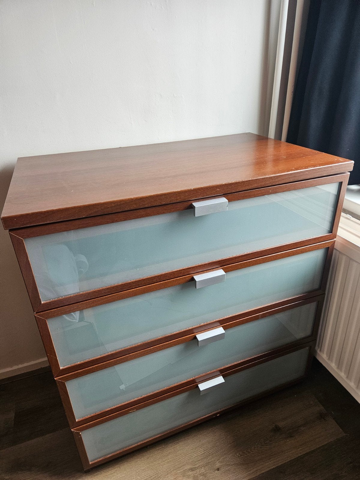 kast met 3 laden - Hout en matglas, Gebruikt, Glas, 3 of 4 laden, Minder dan 100 cm