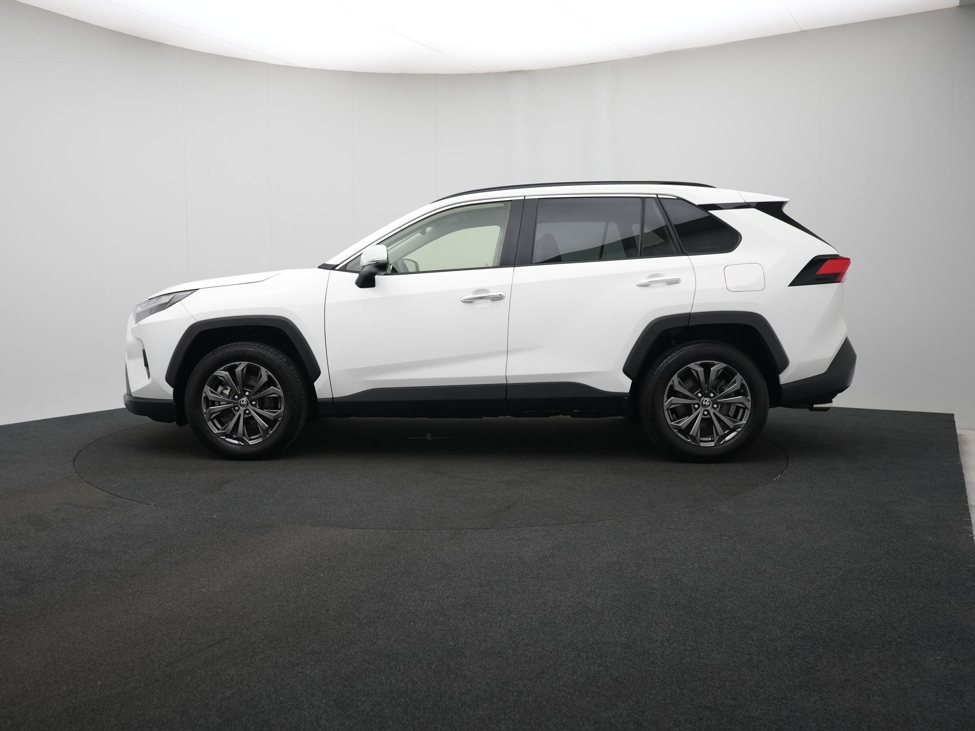 Toyota RAV4 2.5 Hybrid AWD Executive | Bearlock | Zwart lede, Automaat, 12 maanden, Gebruikt, 4 cilinders
