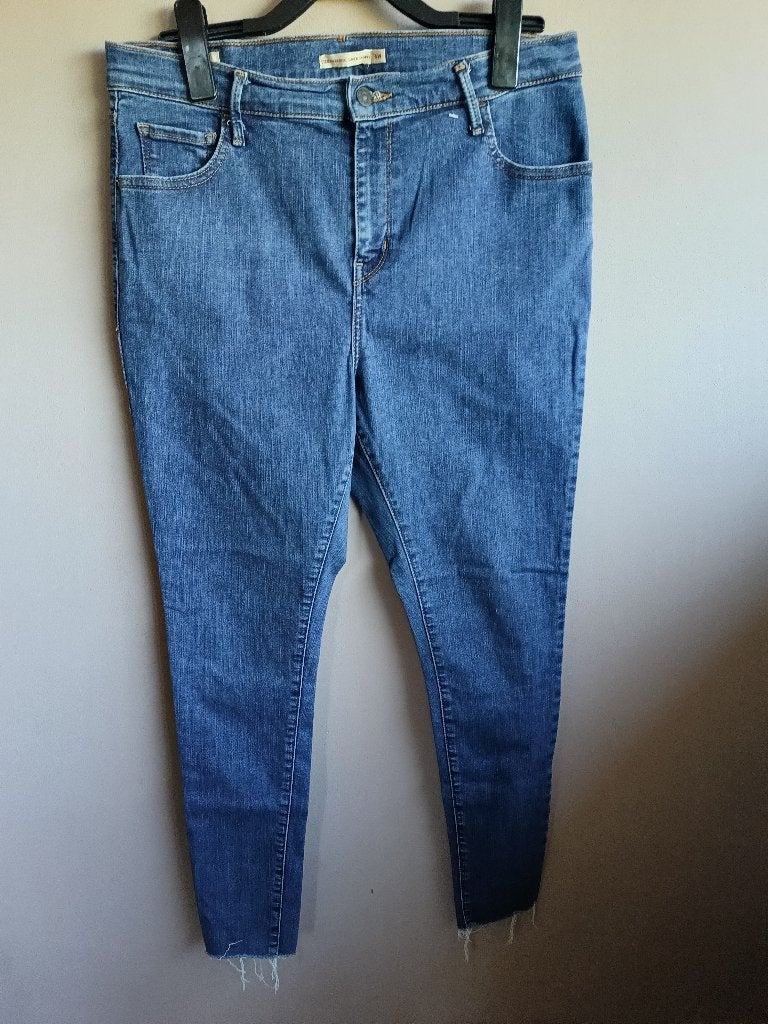 Nieuwe blauwe stretch jeans van Levi's, maat 44, Kleding | Dames, Blauw, Nieuw, Ophalen of Verzenden, W33 - W36 (confectie 42/44)