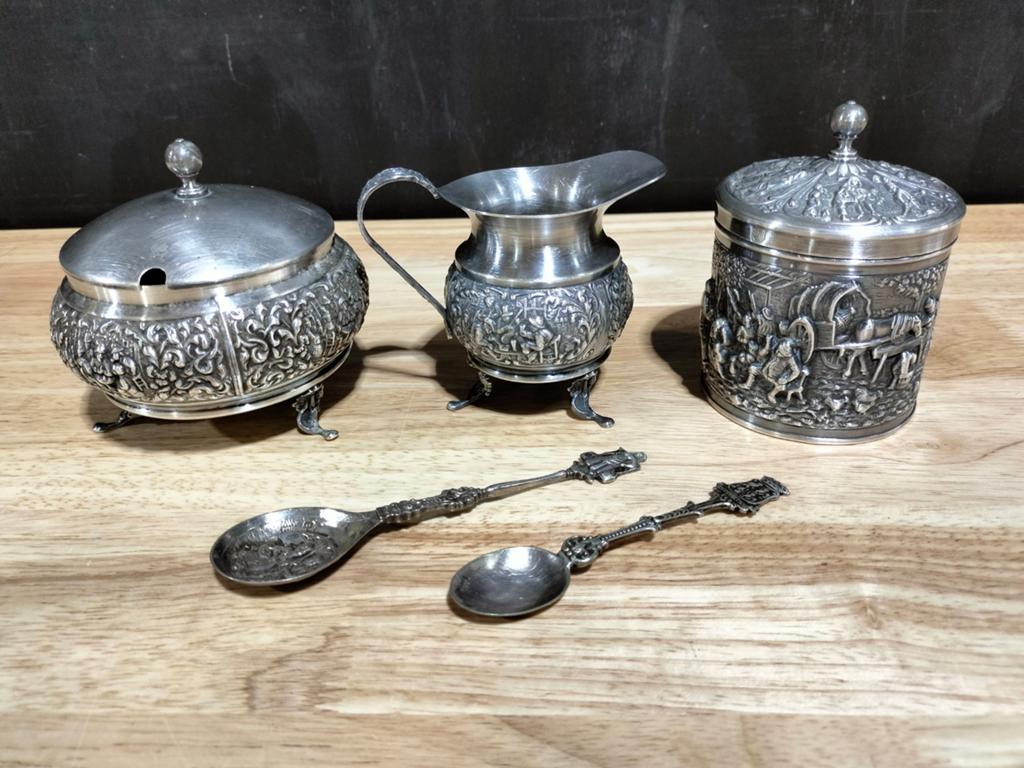 Douwe Egberts ( DE) verzilverde vintage suiker en melk set, Ophalen