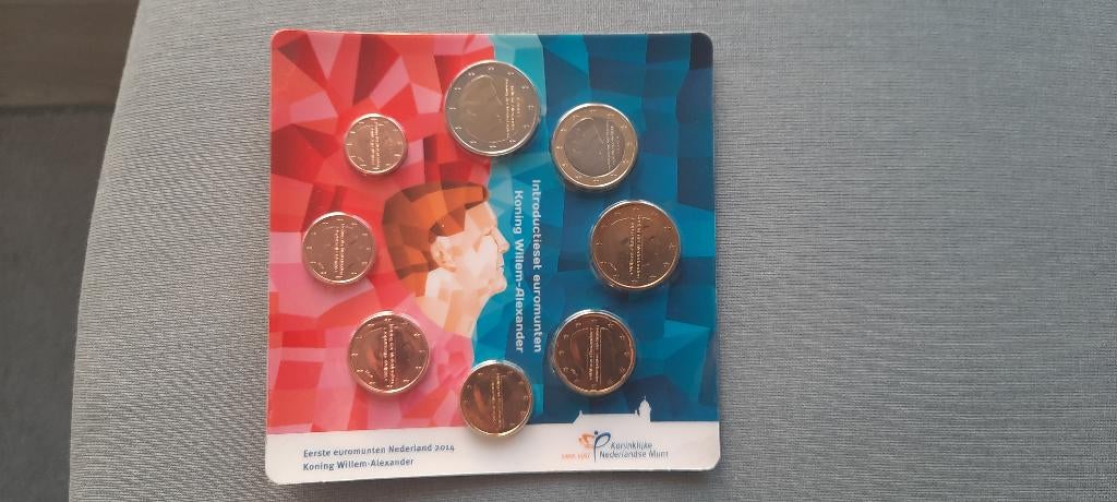 Muntset eerste Euromunten van Willem Alexander uit 2014., Ophalen of Verzenden, Koningin Beatrix, Euro's, Setje